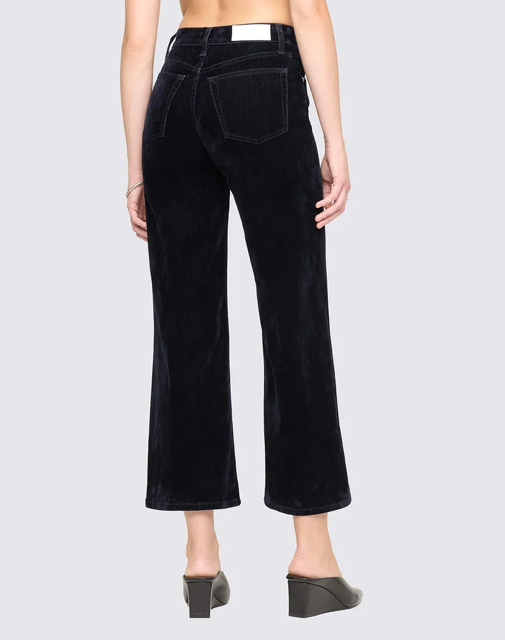 598-03WHRWLCP_NAVY_FLOCKED_Back_Crop_2_1257.webp
