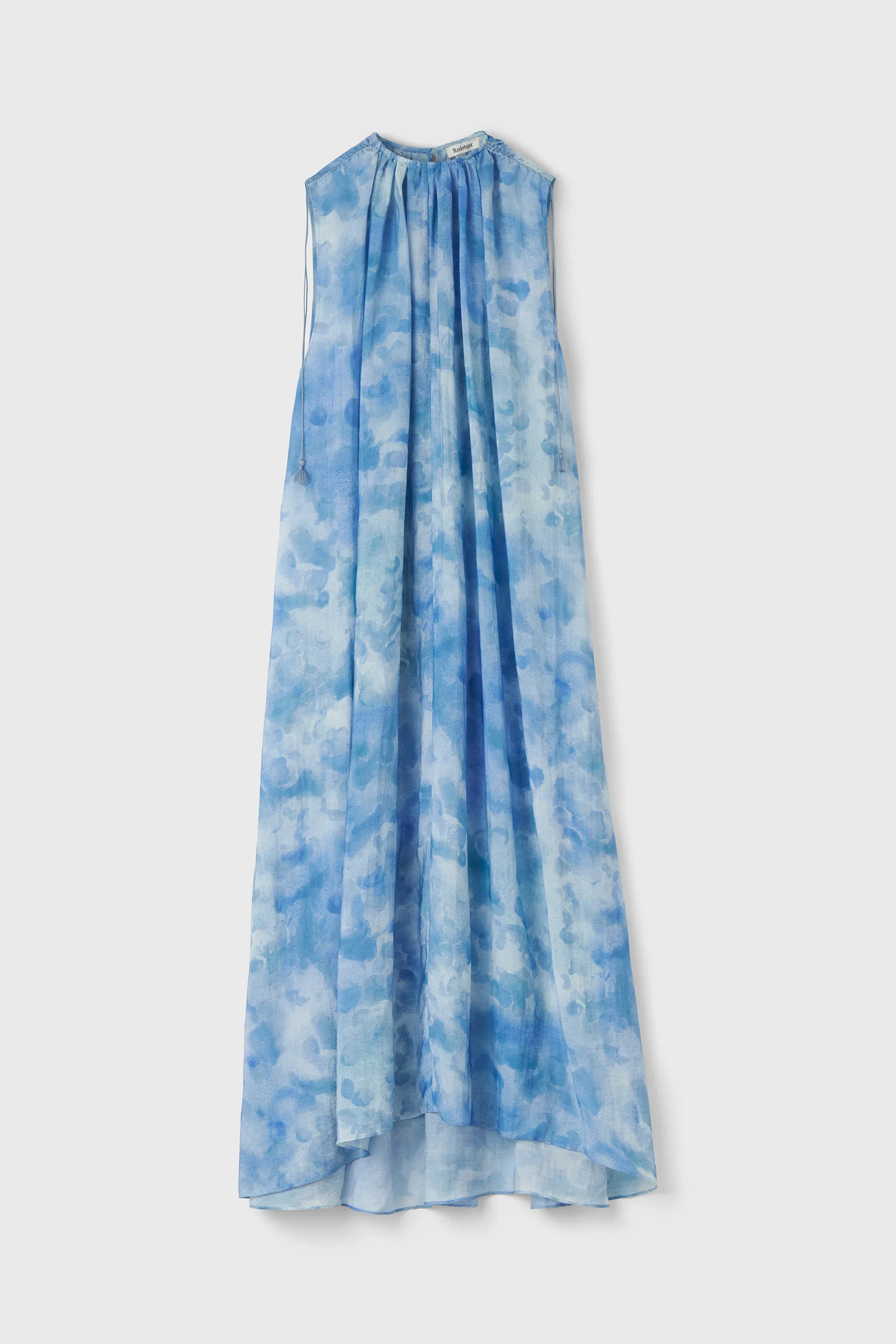 Rodebjer_Lobelia_Clouds_Sky_Blue_4_01_44c54114-cf15-4087-9585-c9a2fe724edb.webp