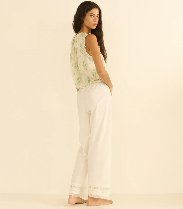 TRAVELERTOP_VERTPETITBOUQUETDECHAMONIX_03.webp (Copy)