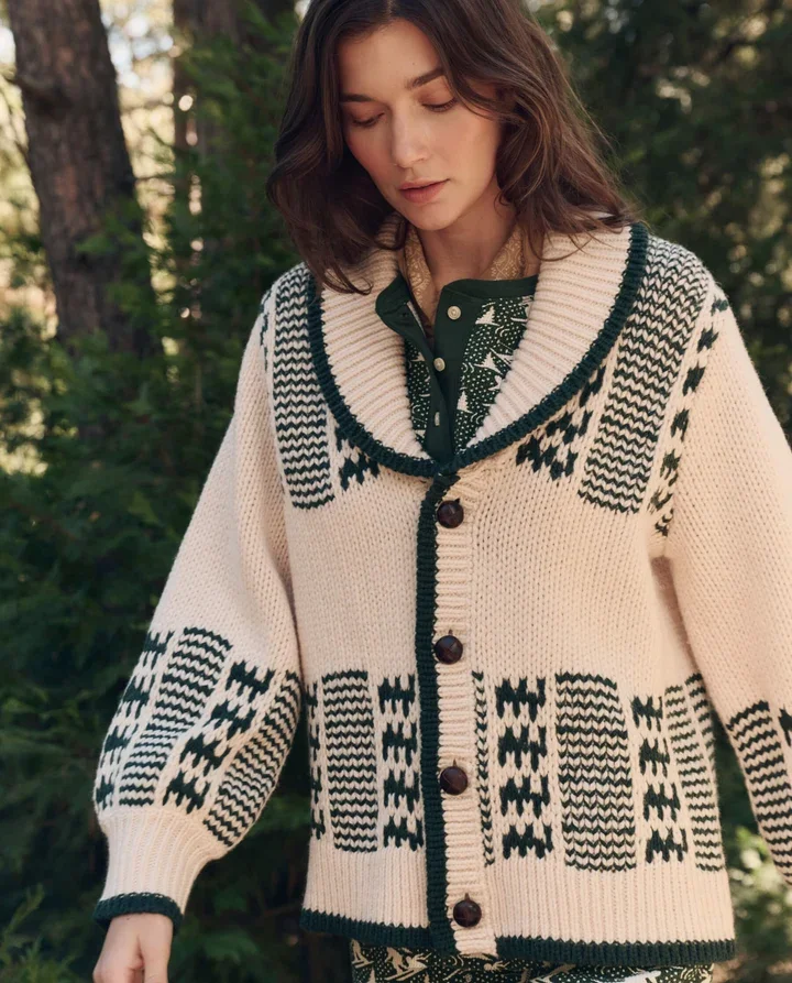 THE-GREAT-LOOK-2-THE-SLOPE-HENLEY-SPRUCE-THE-UNION-LONG-JOHN-SPRUCE-THE-CHALET-CARDIGAN-CREAM-FOREST-0084_720x.webp
