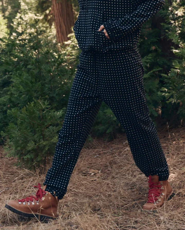 THE-GREAT-LOOK-14-THE-CAMPFIRE-HOODIE-BLACK-DOT-THE-CAMPFIRE-SWEATPANT-BLACK-DOT-0406_2_720x.webp