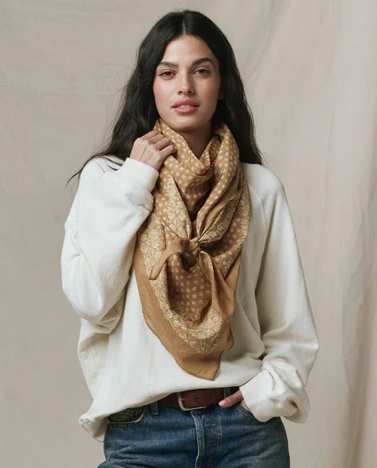 THE-GREAT-Look-45-THE-SLOUCH-SWEATSHIRT-WASHED-WHITE-THE-BIG-BANDANA-MARIGOLD-THE-WAYNE-JEAN-MONTANA-WASH-24521_540x.webp (Copy)