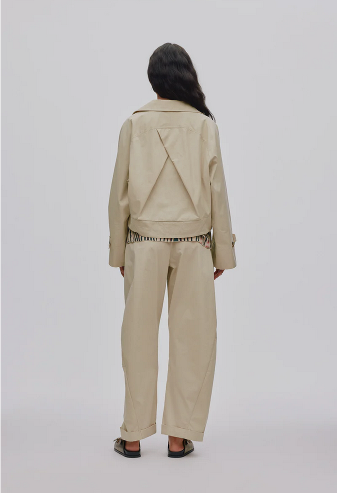 Screenshot 2026-03-15 at 12-47-06 Tilla - Light fusion jacket I Sand.png