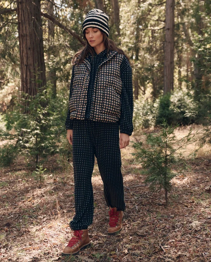 THE-GREAT-LOOK-17-THE-CAMPFIRE-HOODIE-BLACK-DOT-THE-CAMPFIRE-SWEATPANT-BLACK-DOT-THE-POLAR-VEST-BLACK-PAISLEY-0635_720x.webp