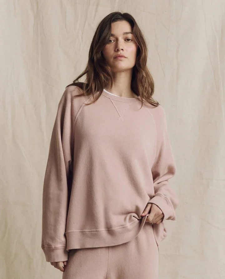 THE-GREAT-LOOK-1-THE-SLOUCH-SWEATSHIRT-BALLET-PINK-THE-STADIUM-SWEATPANT-BALLET-PINK-0016_720x.webp