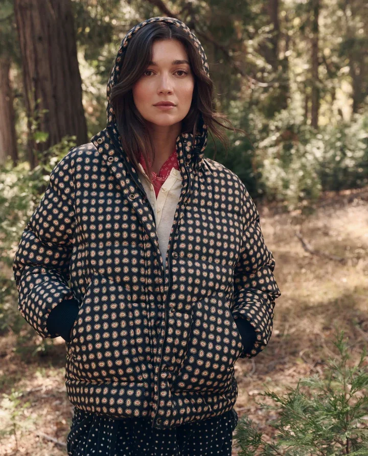 THE-GREAT-LOOK-16-THE-POLAR-PUFFER-BLACK-PAISLEY-THE-CAMPFIRE-PULLOVER-BLACK-DOT-0516_720x.webp