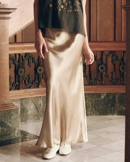 THE-GREAT-LOOK-34-THE-BOXY-CREW-WITH-TWINKLING-STARS-GRAPHIC-WASHED-BLACK-THE-ELASTIC-BIAS-SKIRT-GOLD-SHIMMER-THE-WRAP-SCARF-MEDALLION-TIE-PRINT-20882_540x.webp (Copy)