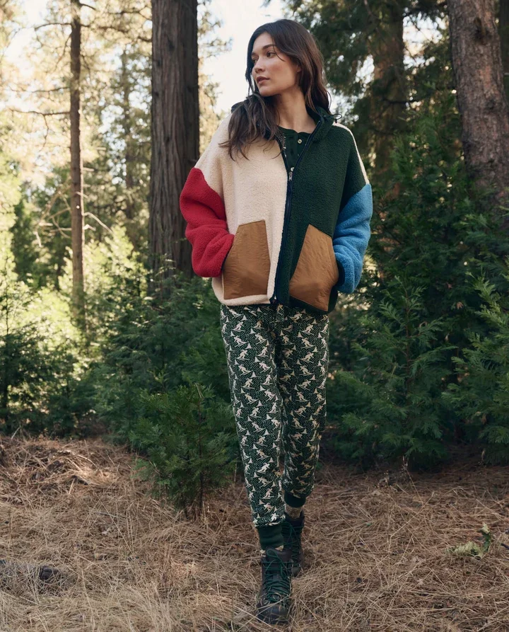 THE-GREAT-LOOK-4-THE-SLOPE-HENLEY-SPRUCE-THE-UNION-LONG-JOHN-SPRUCE-THE-PLUSH-HORIZON-COLORBLOCK-FULL-ZIP-0279_720x.webp