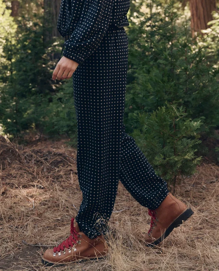 THE-GREAT-LOOK-14-THE-CAMPFIRE-HOODIE-BLACK-DOT-THE-CAMPFIRE-SWEATPANT-BLACK-DOT-0428_1_720x.webp