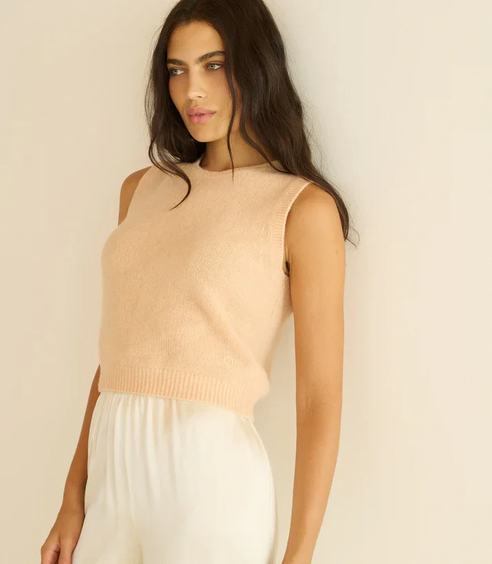LOUDEN-CASHMERE-TOP_LIGHT-PEACH-SORBET_20.webp (Copy)