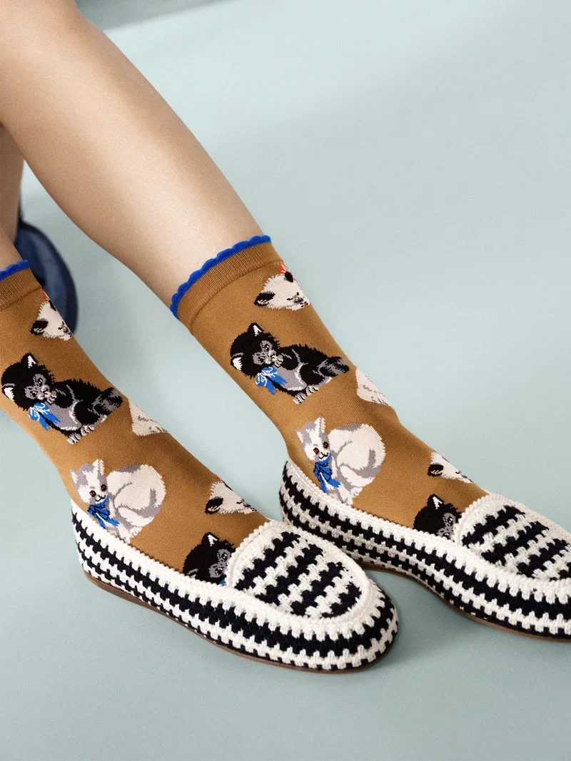 hfb_113086_kitkat_crew_camel-2482.webp (Copy)