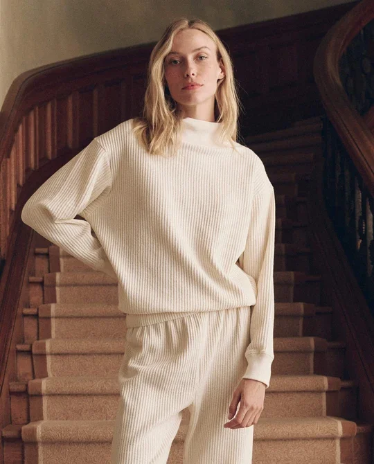 THE-GREAT-LOOK-44-THE-WAFFLE-MOCK-NECK-SWEATSHIRT-WASHED-WHITE-THE-WAFFLE-DANCE-PANT-WASHED-WHITE-4090_540x.webp