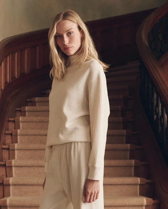 THE-GREAT-LOOK-44-THE-WAFFLE-MOCK-NECK-SWEATSHIRT-WASHED-WHITE-THE-WAFFLE-DANCE-PANT-WASHED-WHITE-4114_540x.webp