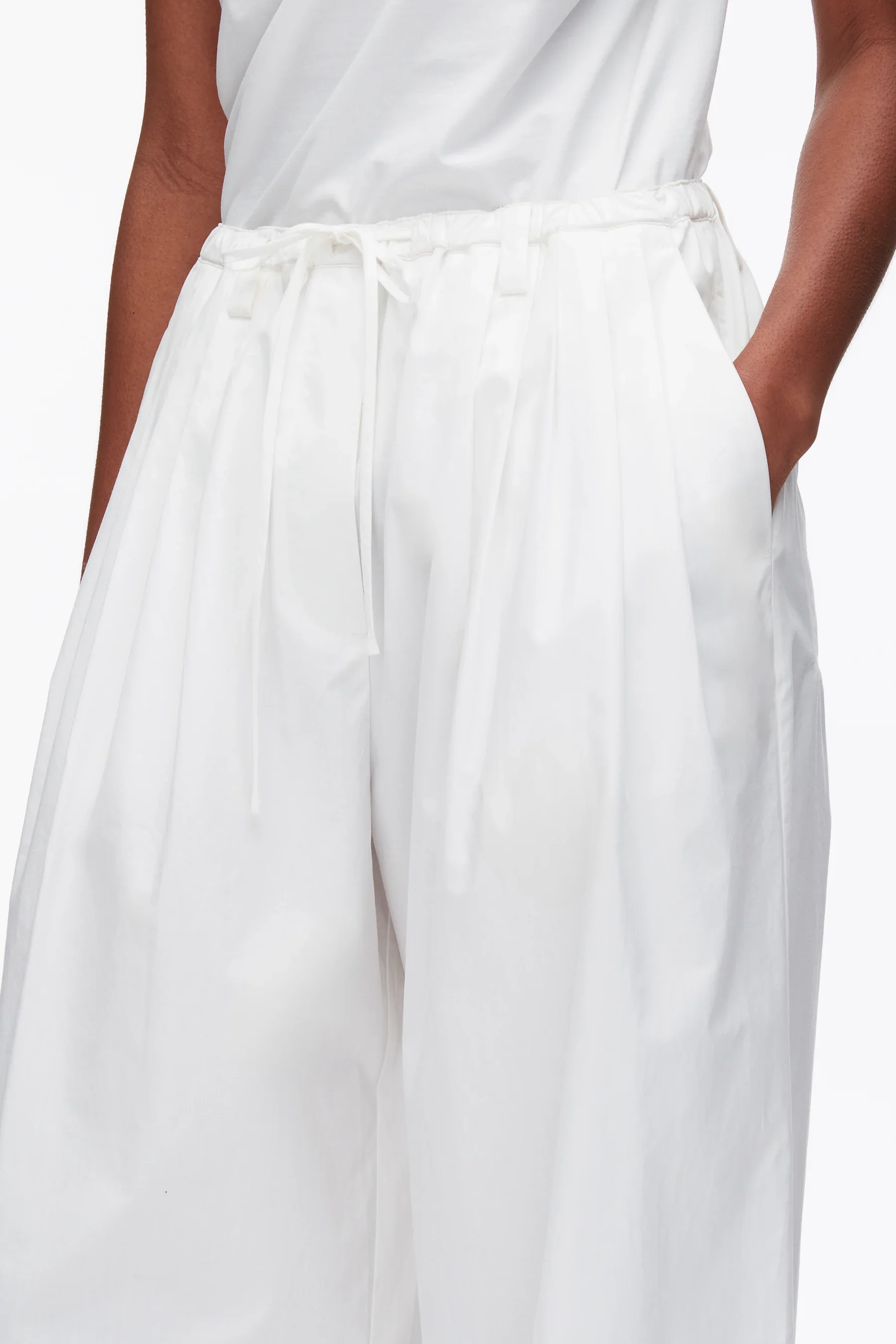 S261-51398-HOP-WH100_007.webp (Copy)