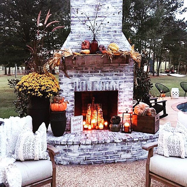 🎃Happy Halloween! After the little monsters have collected their candy, we are planning a #fallinpittsburgh party around the fire. Thank you for sharing @cindimc.ivoryhomedesign