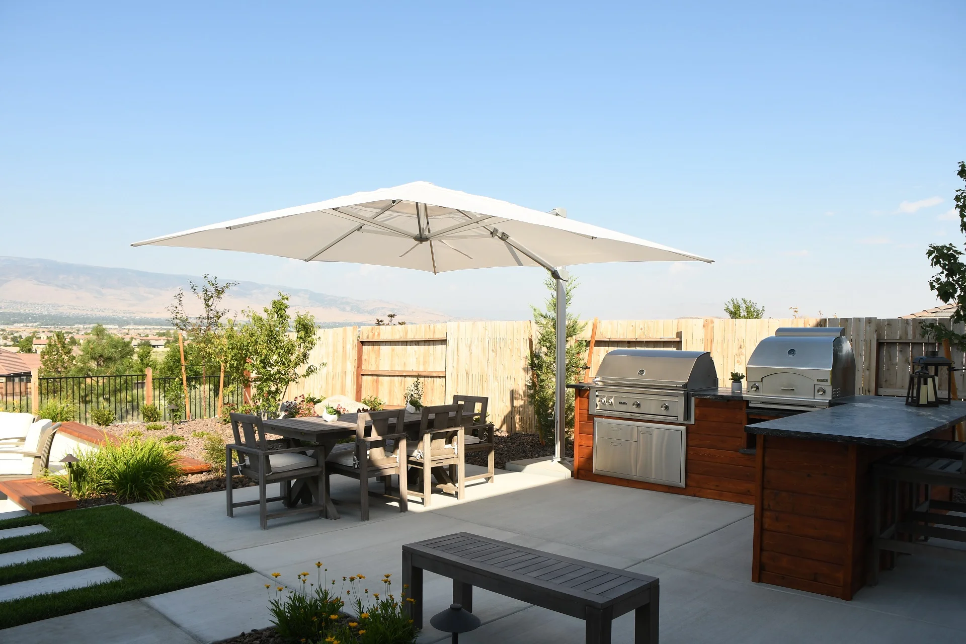 Outdoor kitchen and patio in Reno, NV