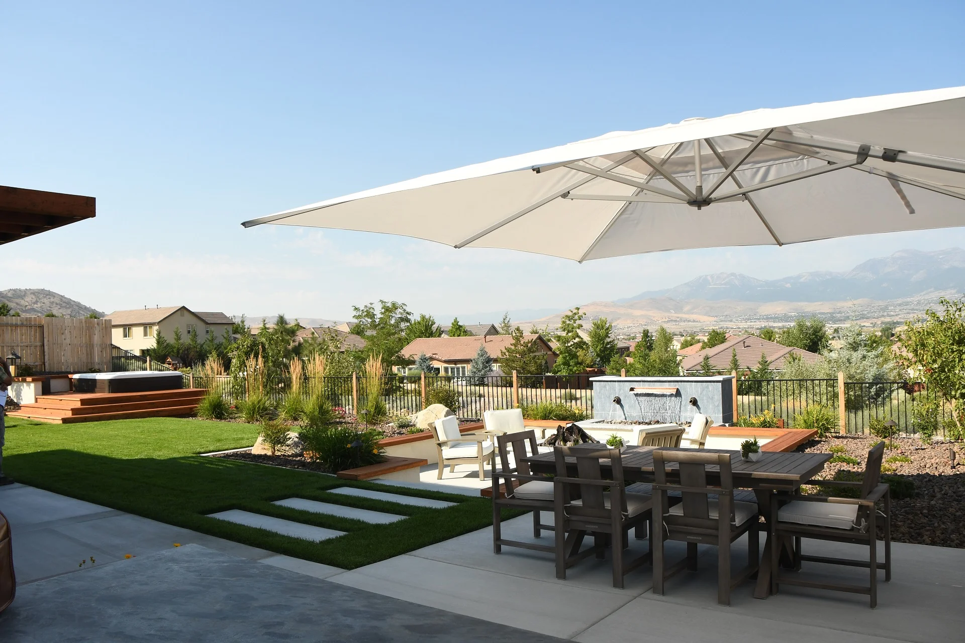 Pergola, patio and oudoor kitchen in Reno, Nevada