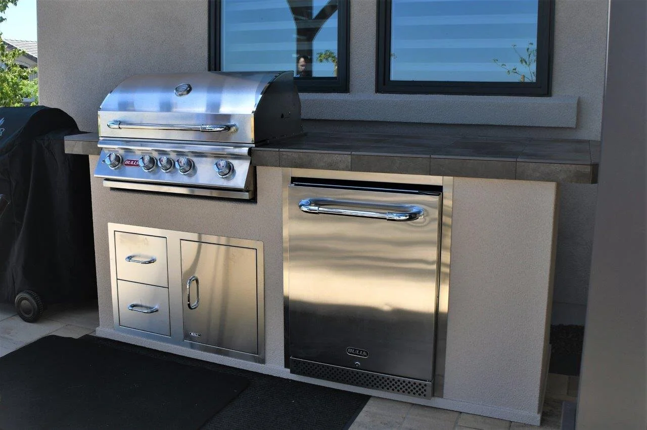 Modern outdoor kitchen Las Vegas NV