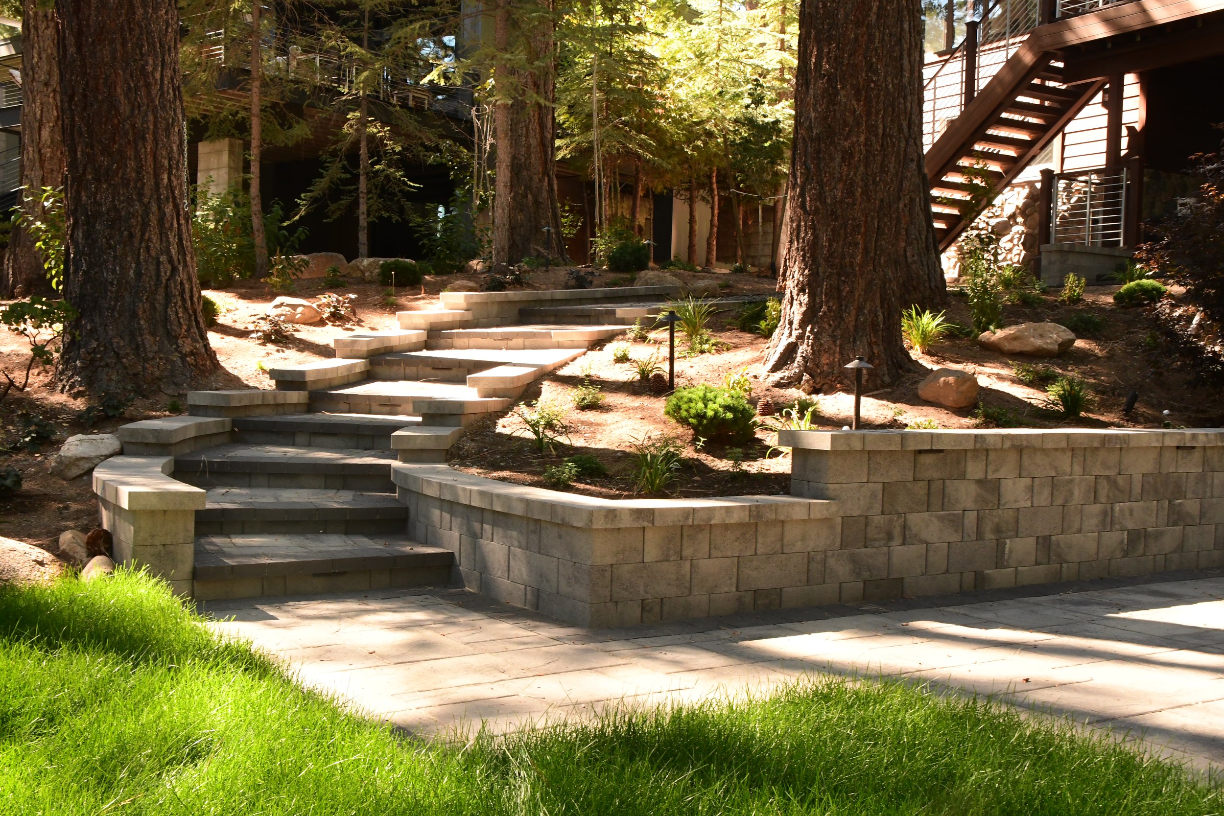 Integrating a Retaining Wall and Patio Into Your Reno, NV Landscape Design