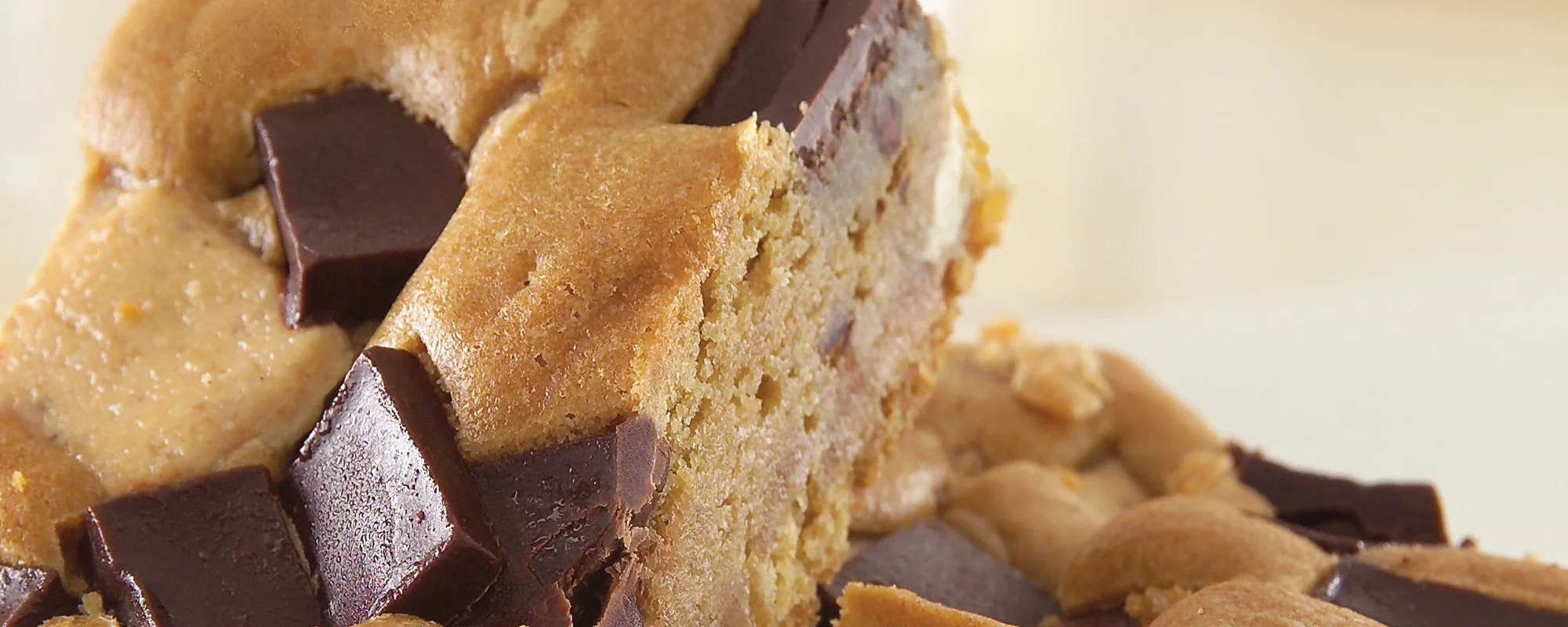 Toffee-Crunch-Blondie-new-hi-res1.jpg