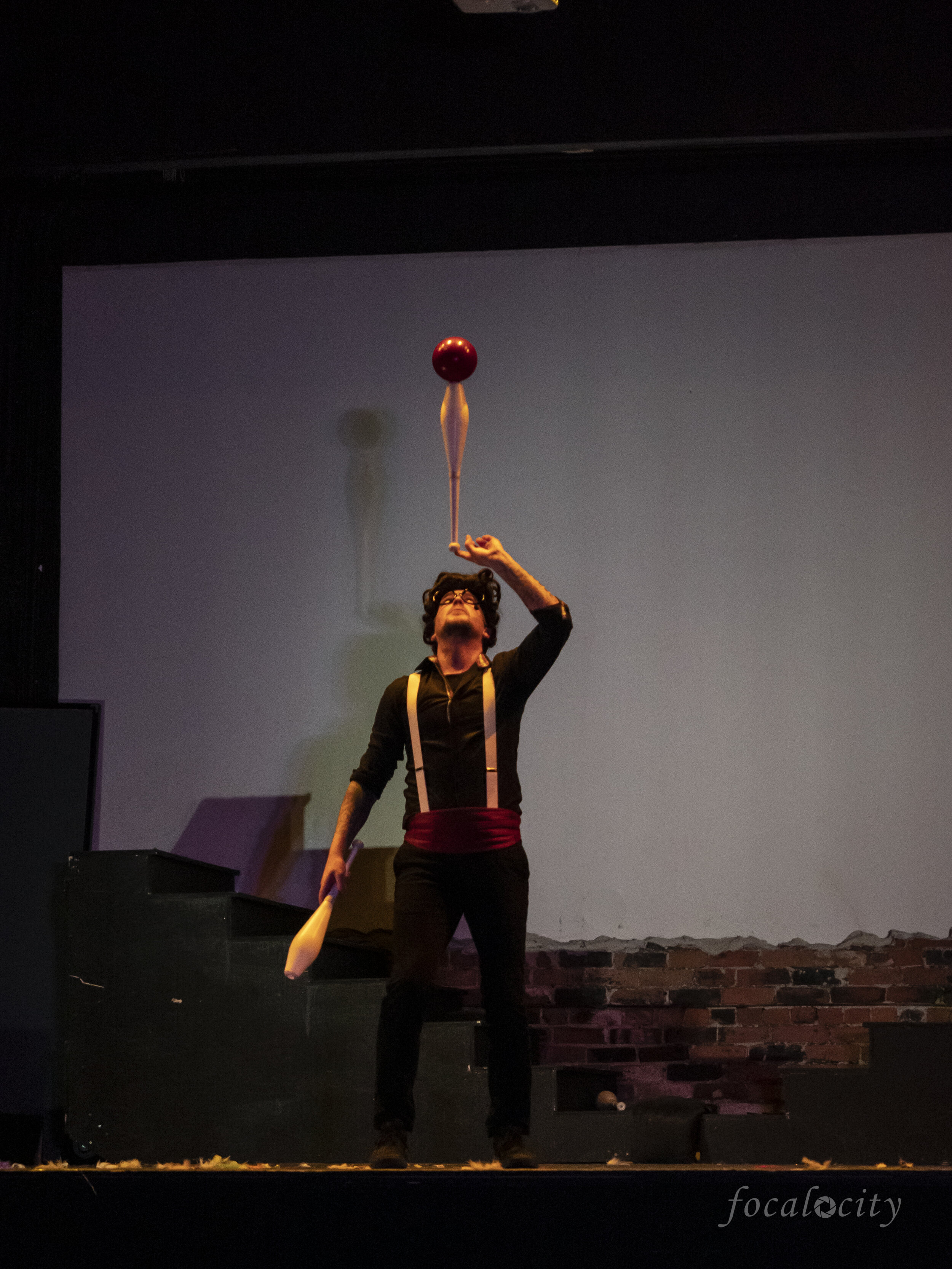  Kalen Davidson in Cirque Du Poulet, photo by Lori Ryerson. 