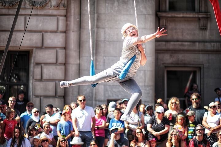 Emily Hughes as Esther in The Stupendous Silver Sisters at Ottawa Buskerfest, photo by Yves Elou Légaré 