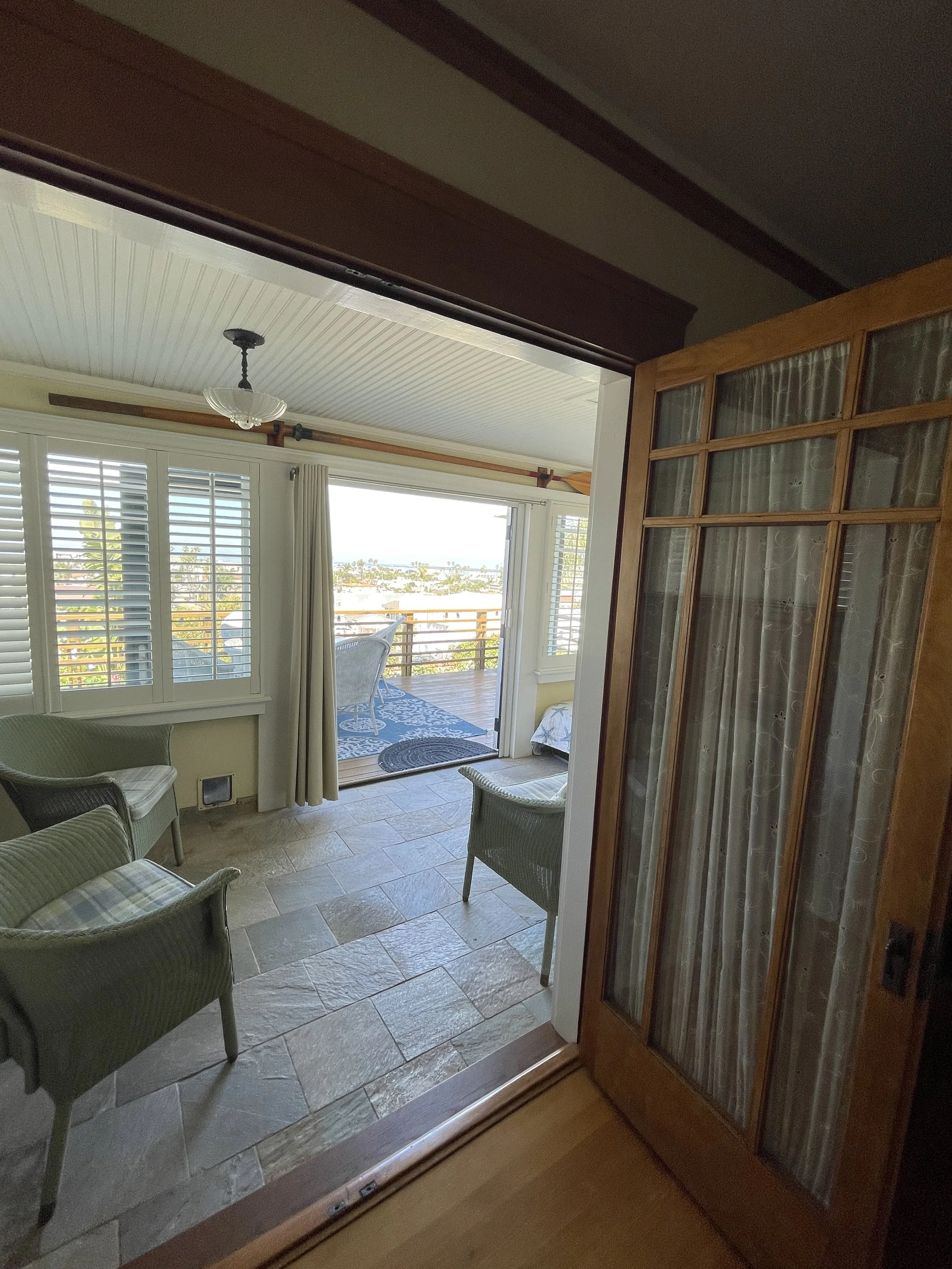 Entrance to Sun room.JPG