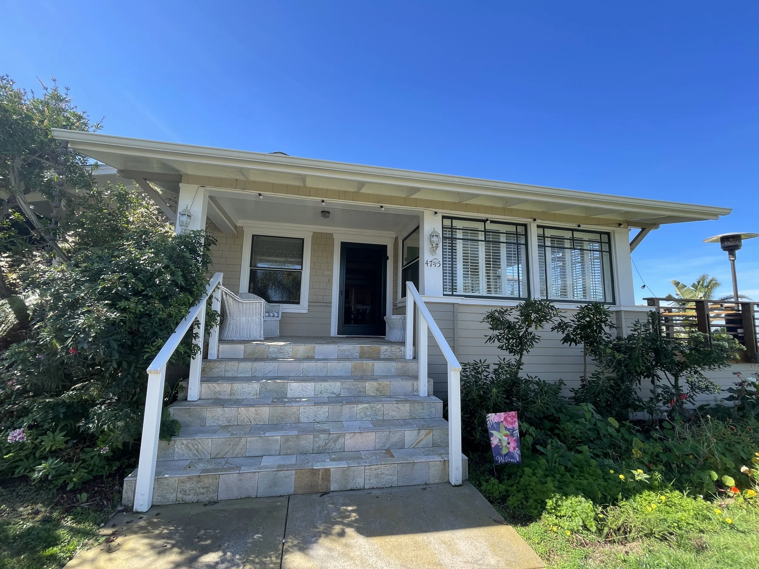 Big Yogi Beach House – Entire Home (Up to 8 Guests)