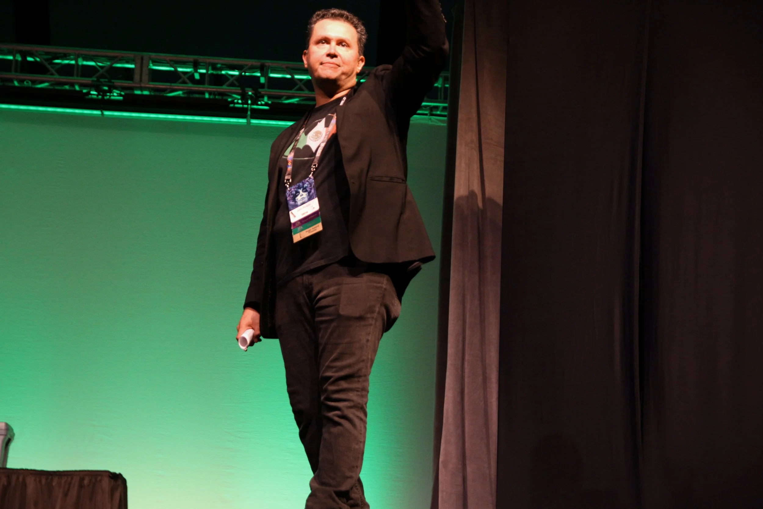 John Picacio at the Opening Cermonies for Worldcon 76