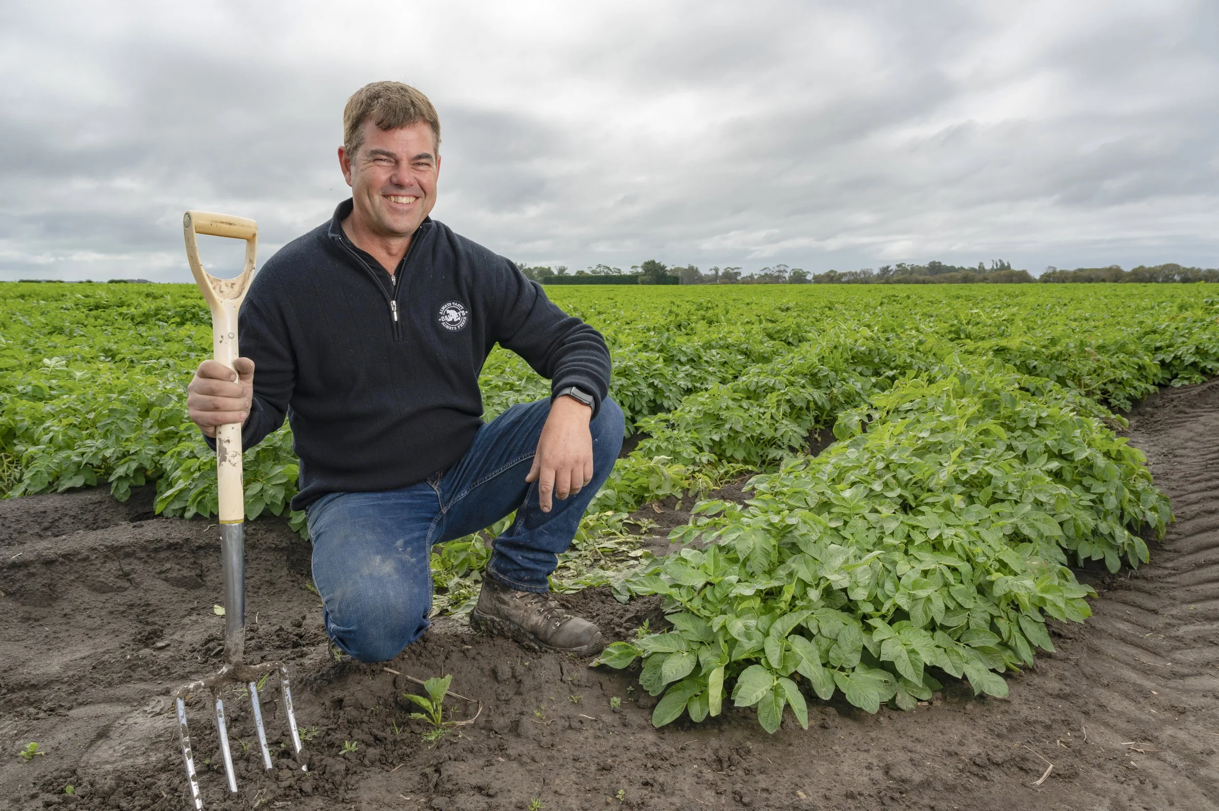  Robin Oakley - South Island grower of potatoes, broccoli, pumpkin, beetroot and more. [Dave Allen for MPI / NZAGRC]  