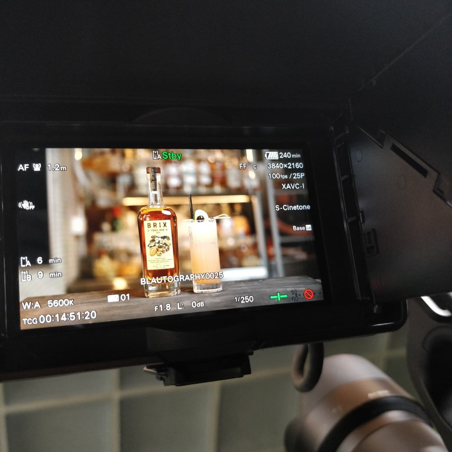 A bit of behind the scenes of the recent product shoot for Brix rum and their special Trail Mix blend created in collaboration with The Three Blue Ducks.
#productionlife #brixdistillers #threeblueducks #trailmix
.
.
.
.
#moonshinemedia #threeblueduck