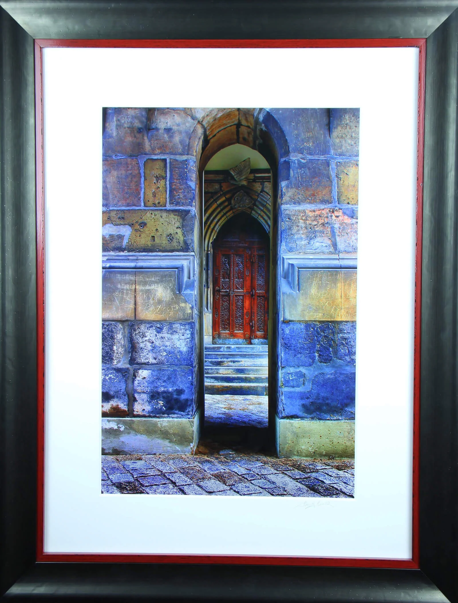 Black-and-red-frame-with-picture.jpg