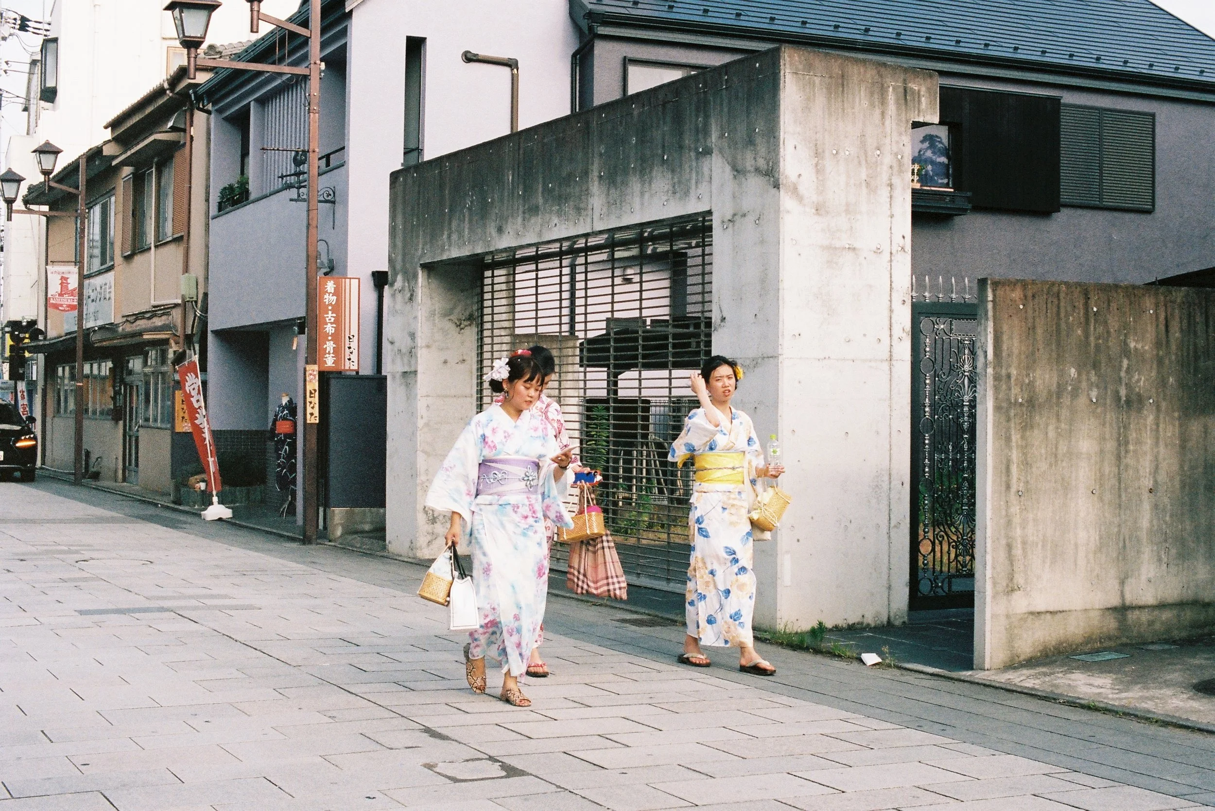 B012593-R4-17-17A.JPG