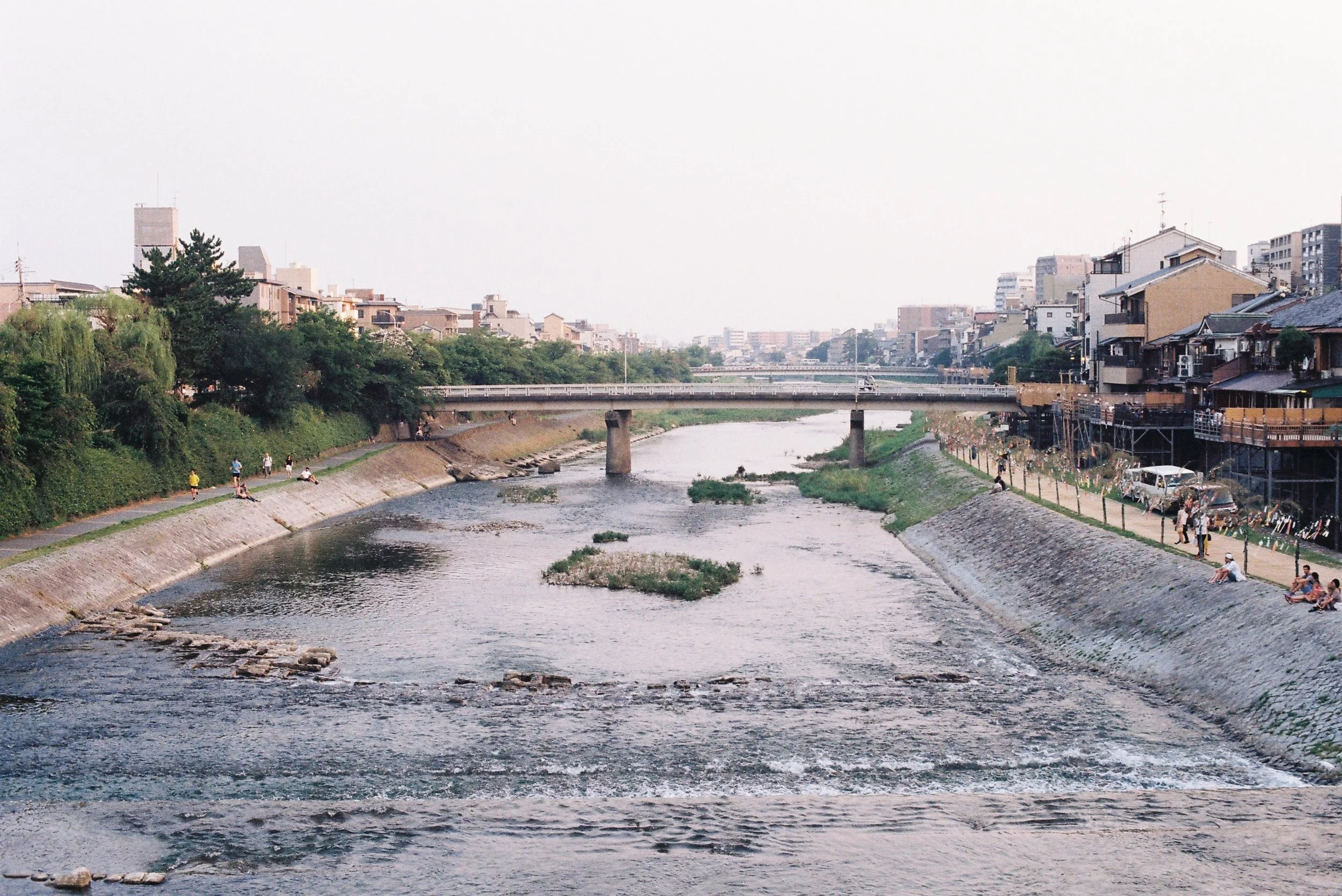 B012593-R6-08-9A.JPG