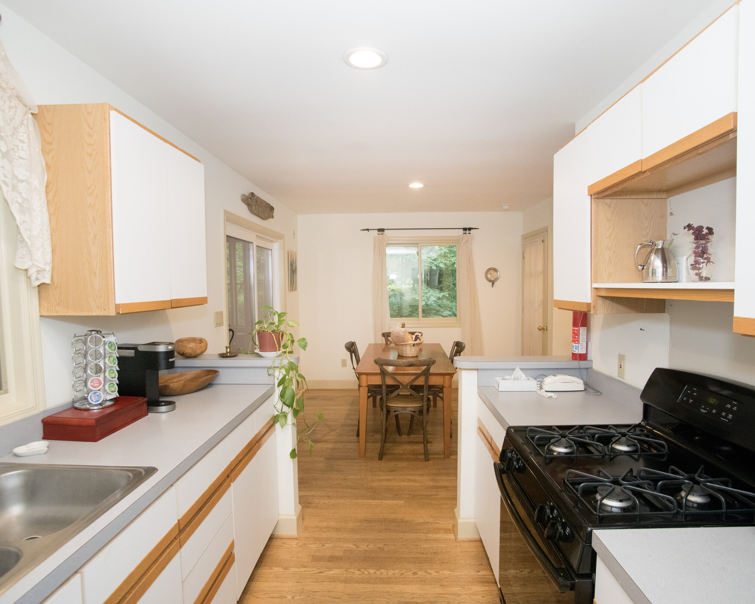 2-Carriage House Kitchen3371.jpg