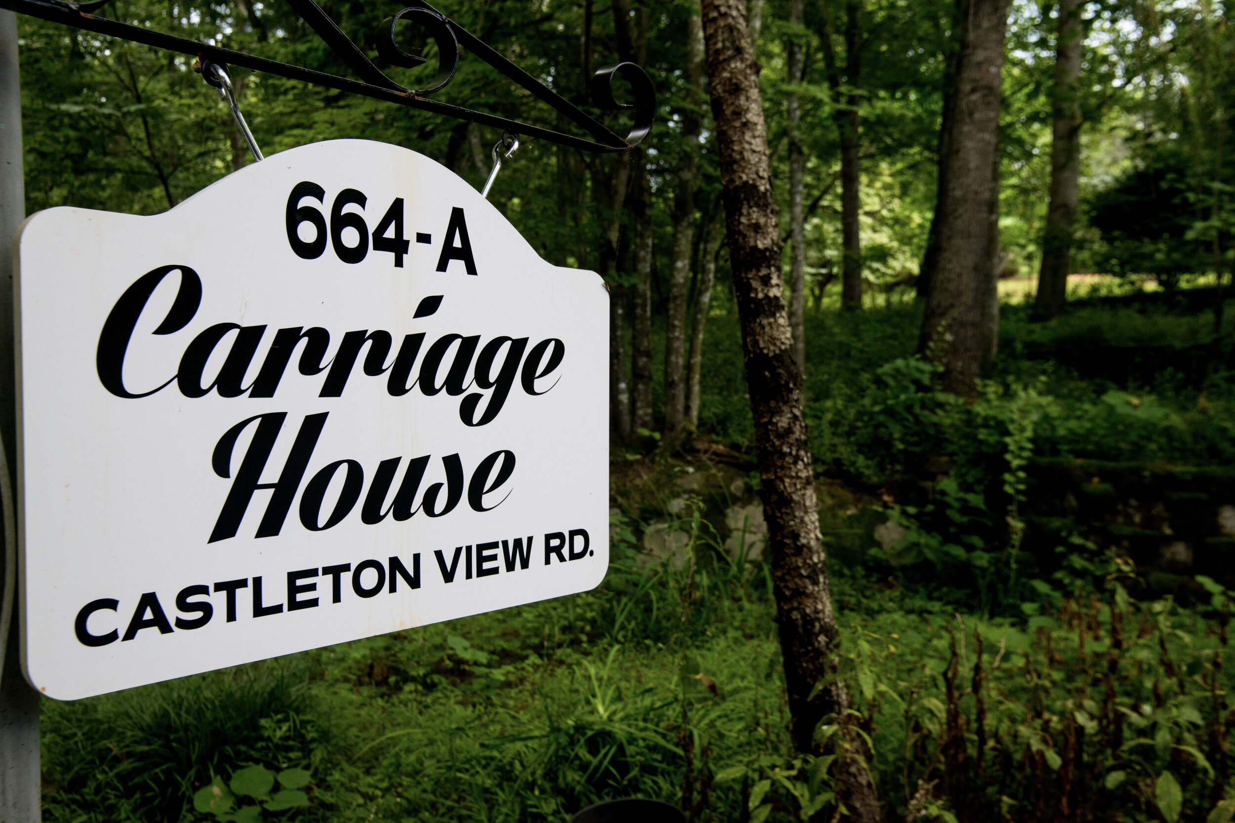 5-Carriage House Sign-3402.jpg