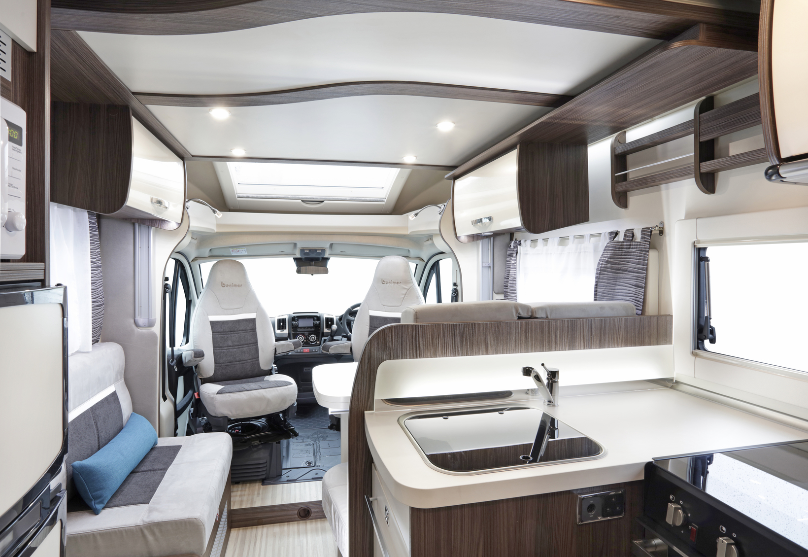 4Berth Luxury Motorhome Rental — Venture RV New Zealand Luxury