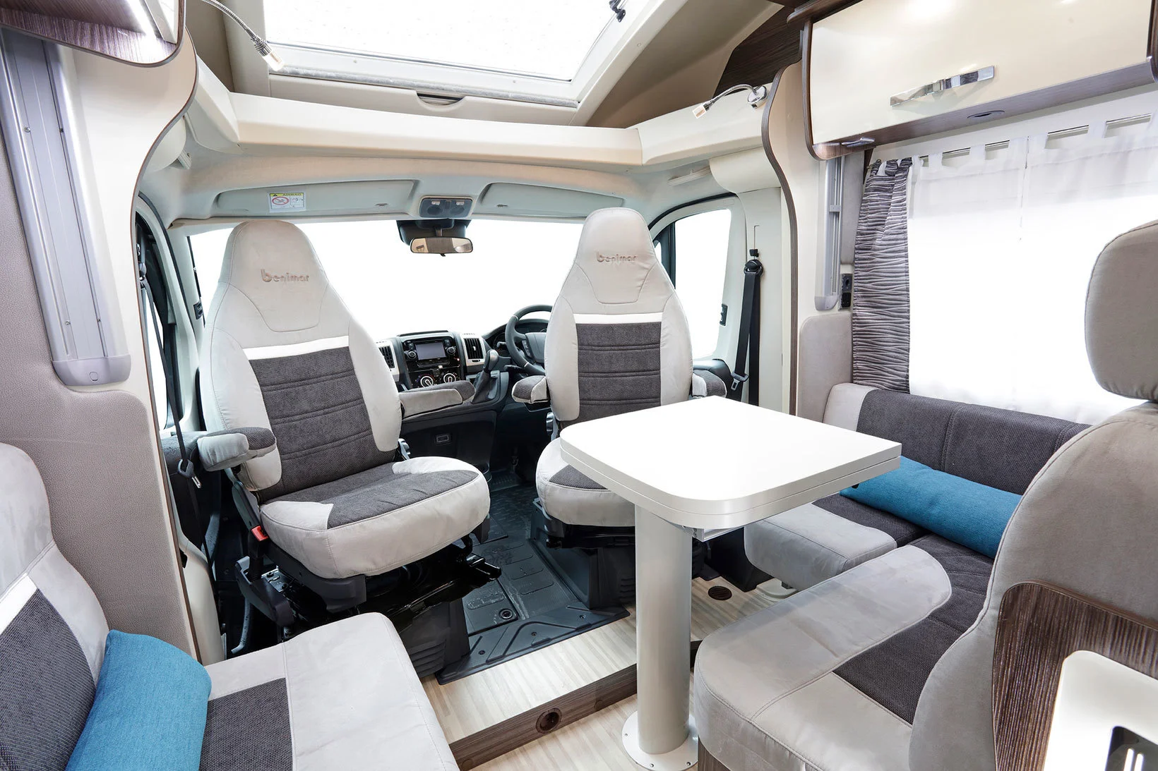 4 Berth Luxury Motorhome Rental Venture RV New Zealand Luxury 4-berth-luxury-motorhome-rental-venture-rv-new-zealand-luxury