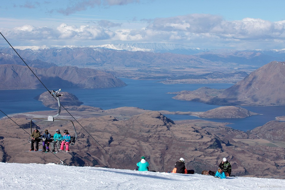 AD219-Treble-Cone-Lake-Wanaka-Martyn-Williams.jpg