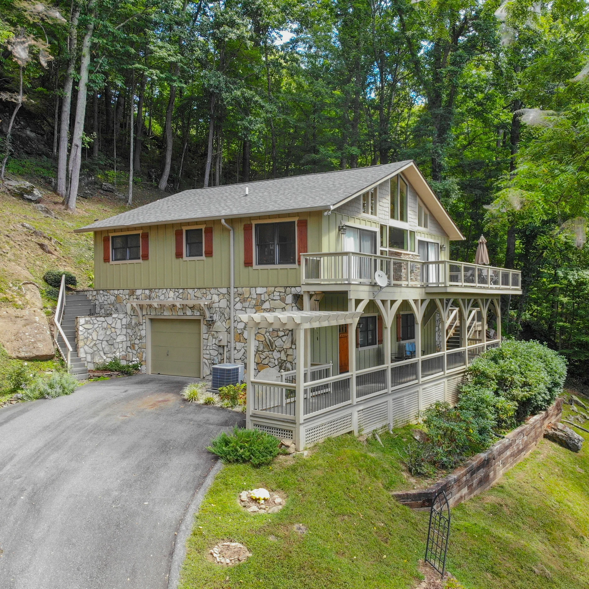 Tuckaway Rd, Waynesville