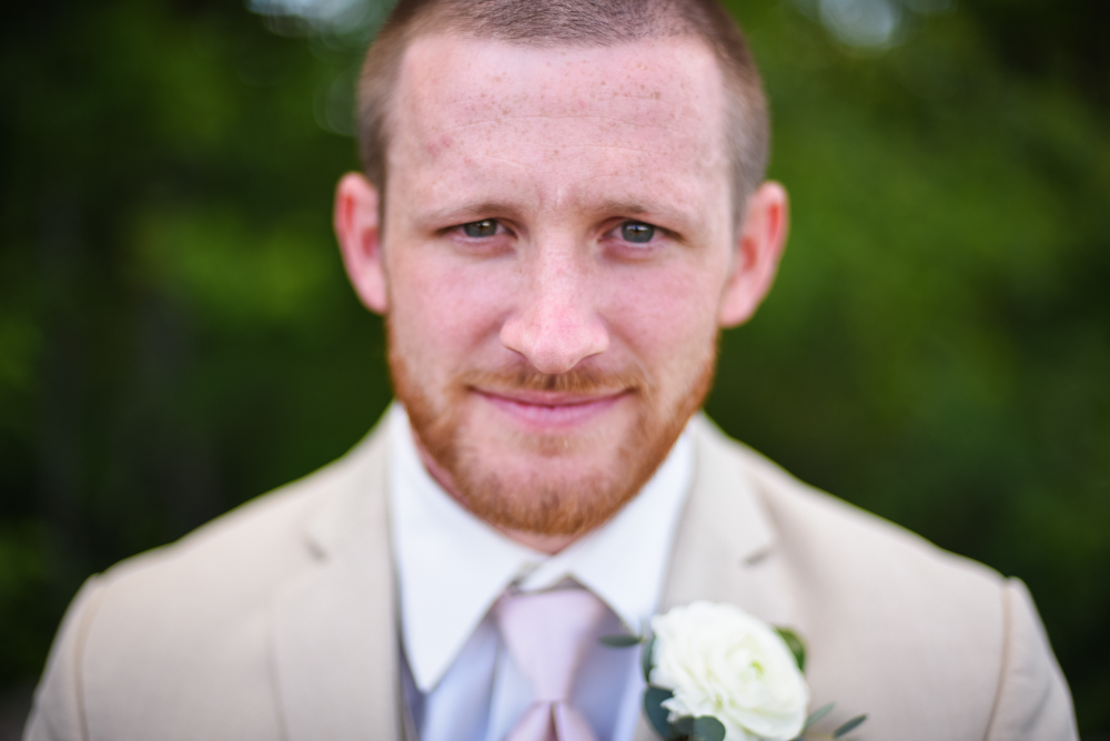 groom headshot on wedding day