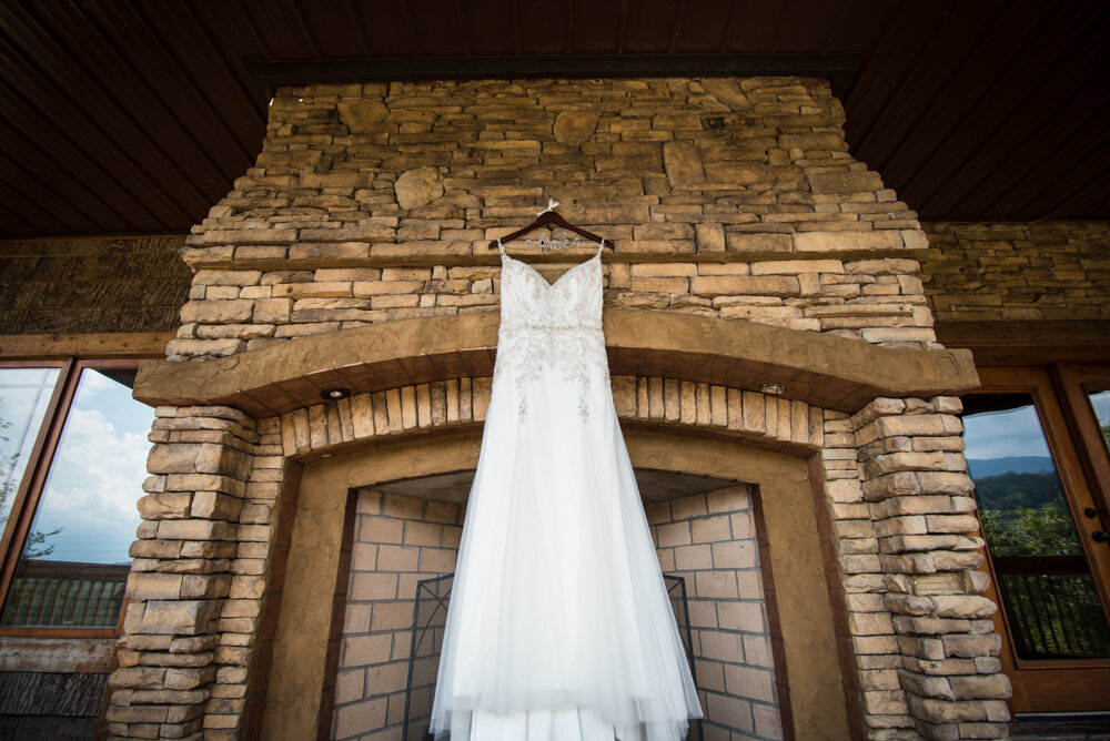 Gatlinburg mountain wedding dress photo