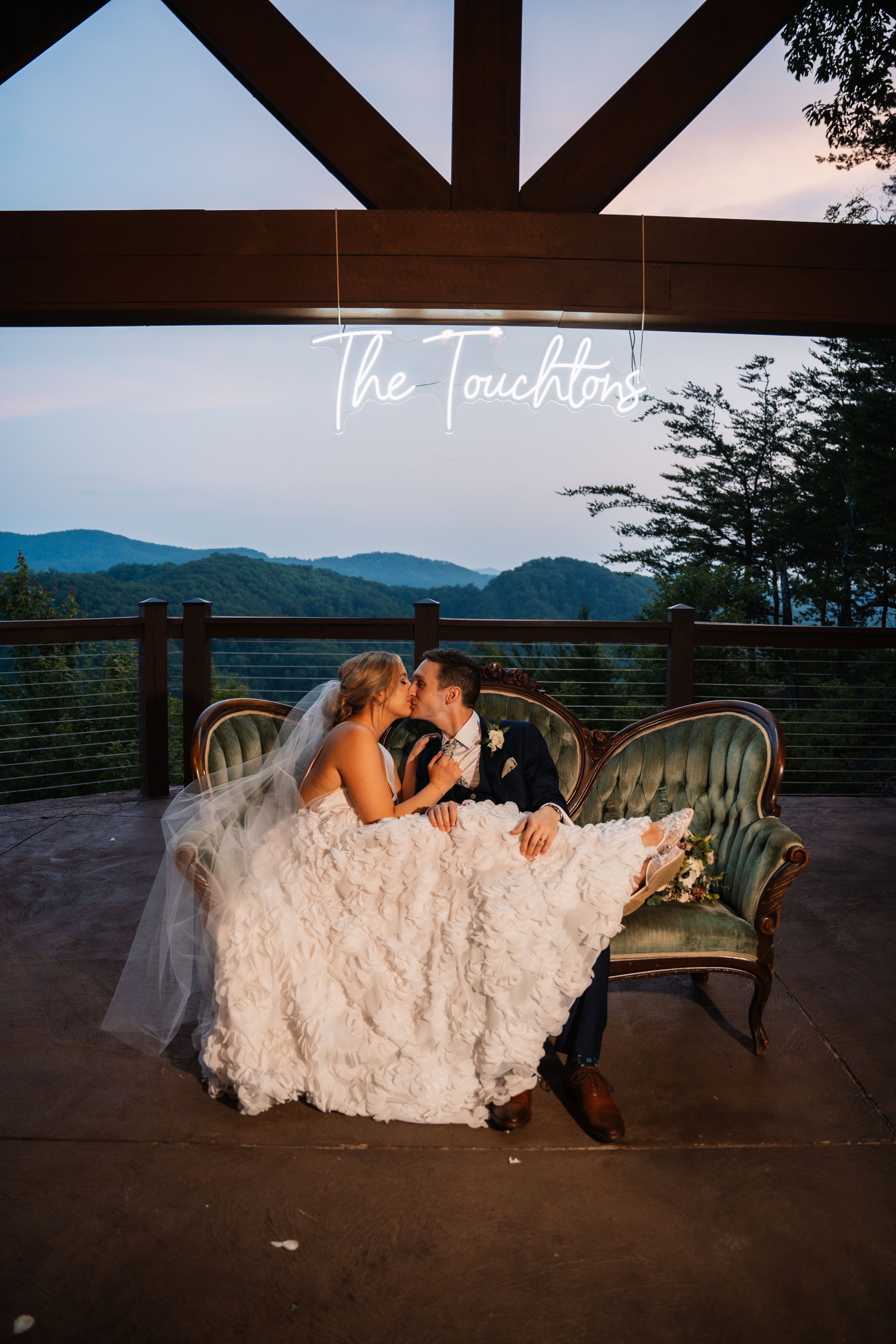 The Magnolia Venue in Pigeon Forge, TN | Morgan + Steven