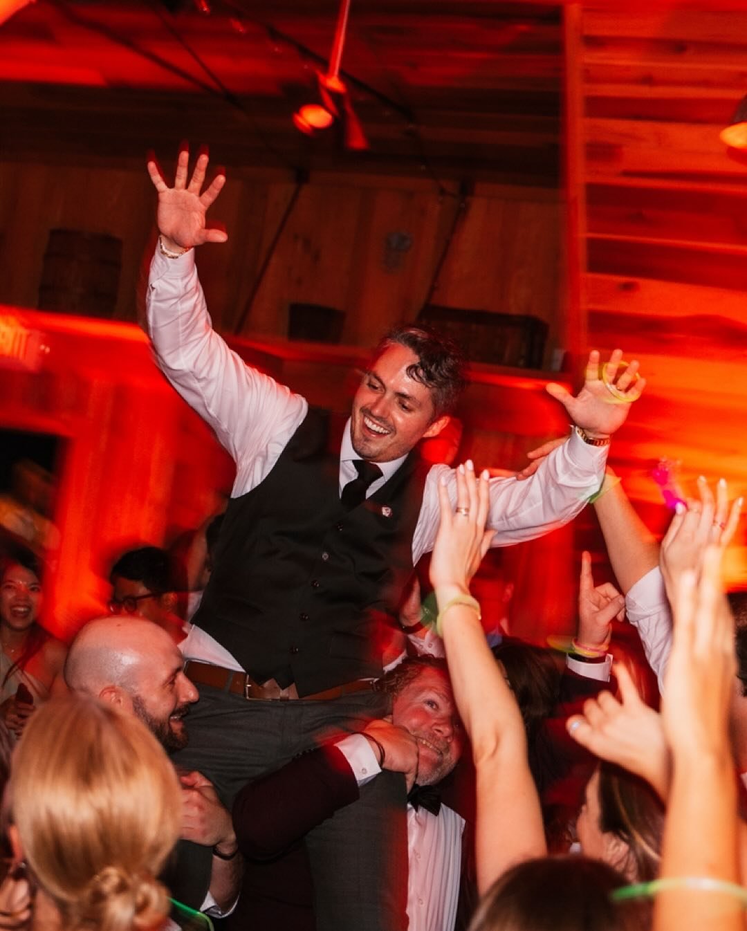 Tiffany + Andrew ❤️ @abridesdjservice and @abdjtony always keeping the party alive! 
.
.
.
@yesterdayspaces @abridesdjservice @classiceventrentalinc @wildwood.media @karendonatellibakery @abdjtony @dellaterrabeauty @urban.farm.girl.flowers @exquisite