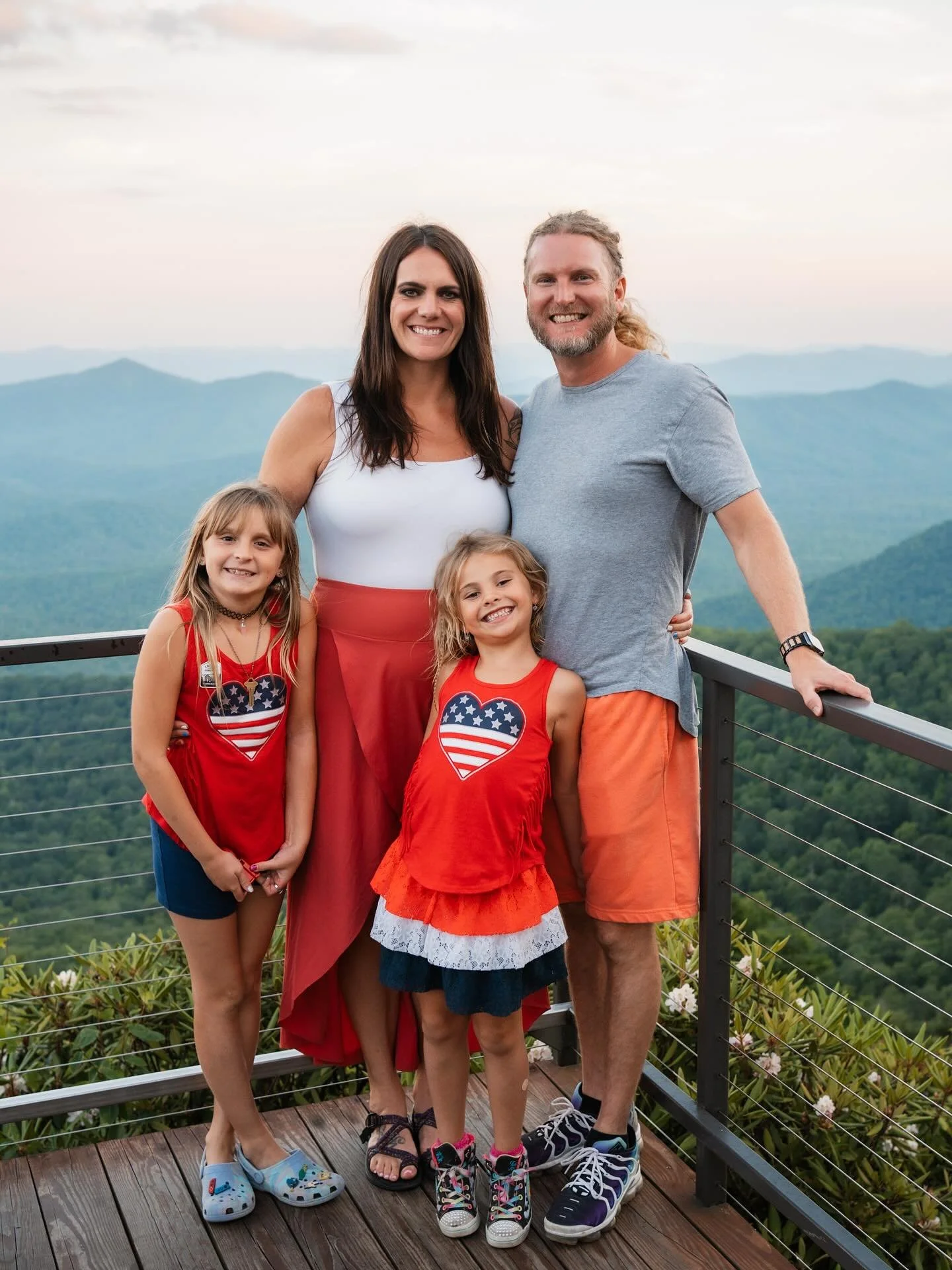 Happy 4th 🇺🇸!!! 
❤️ Brian, Jen, Piper + Londyn 💙