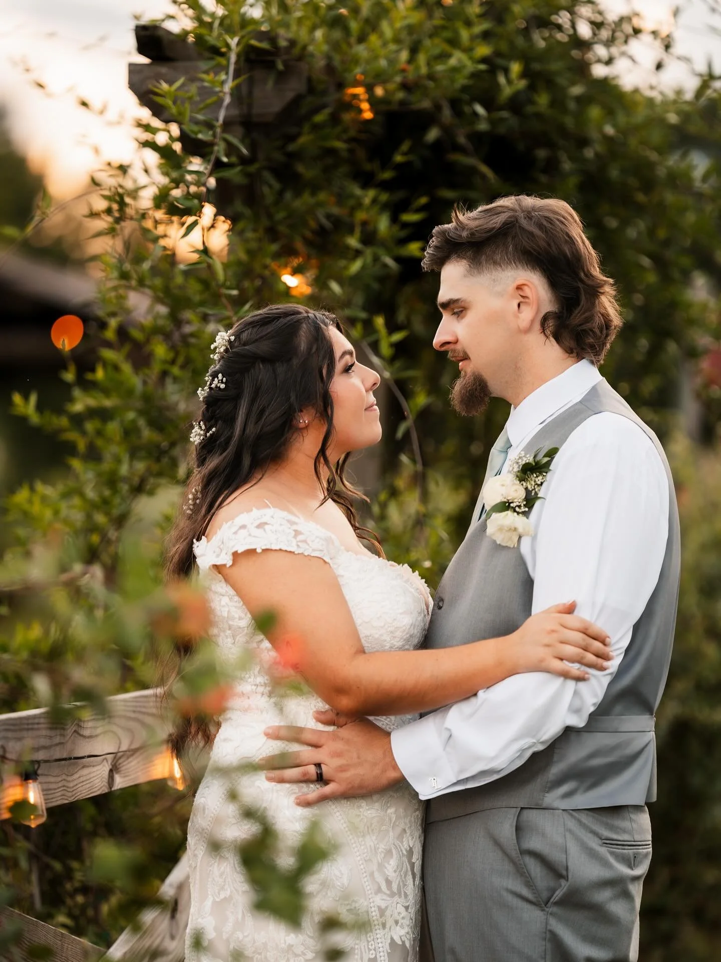 The sky really showed up for Gabriella + Tim&rsquo;s beautiful wedding at @deerwoodereserve ☀️ 
.
.
.
@davidwrightevents @anariebeauty @wildwood.media #wildwoodmediawnc @designedby.deefloral @schullerssweets @sound_extreme_entertainment @djsandman4fu