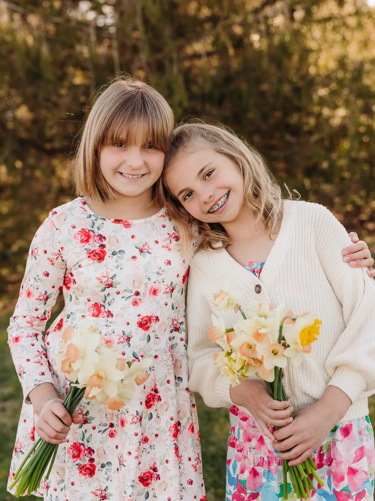 Happy Easter! 🌺 He is Risen ✝️
Thank you @meghan.rolfe and @flourishflowerfarm for this beautiful photoshoot with my girls! 💕