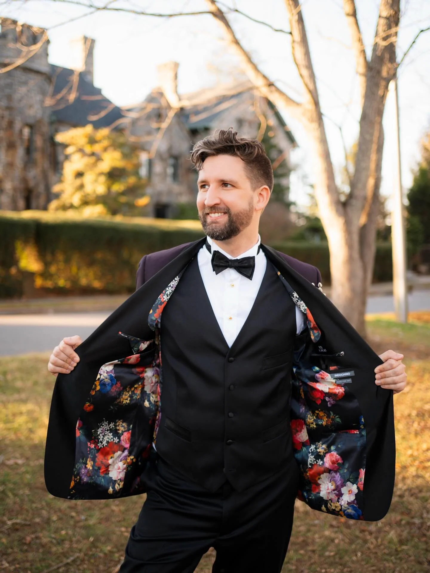 Derrick + Blake 🍃@mybelovedhomewood @alltheprettyflowersavl @oldeuropeasheville @blazethecity @appalachian_string_duo @bescatering @carolinaloveevents @indochino @avlbev @davidyurman @minted @buh.lah.kay @drock43unc #ashevillewedding #asheville #hom