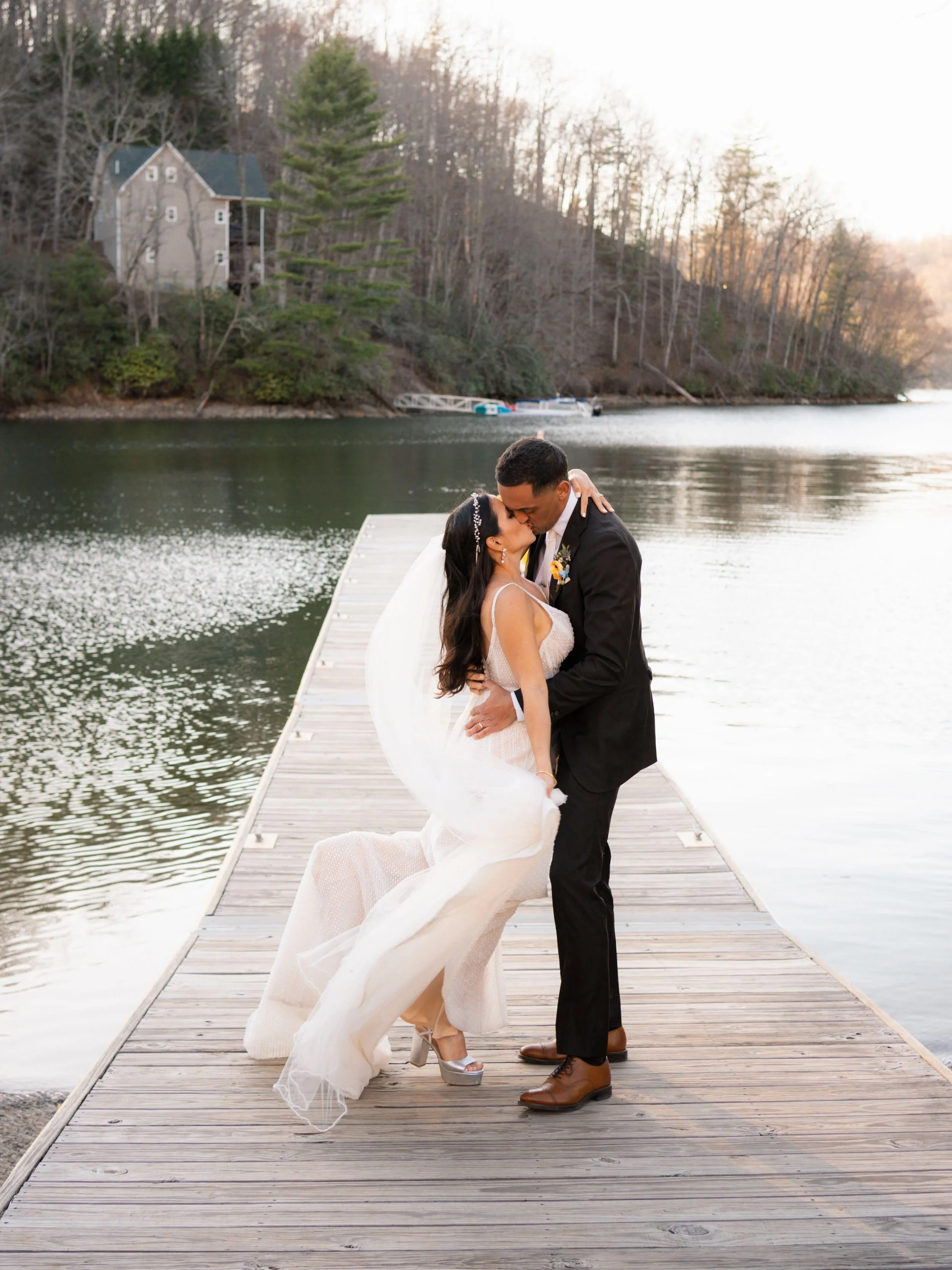 Sweet moments from Marisabel + Andy&rsquo;s wedding day 💕@nantahalaweddings @rockstarevents.us @traceypassmore4 @bellacolorstudio @wildwood.media @we2bake @ginsengmobilebar_ @harppflowerfarm @mooredecor_partyrentals @alwaysontimeshuttleservice #nant