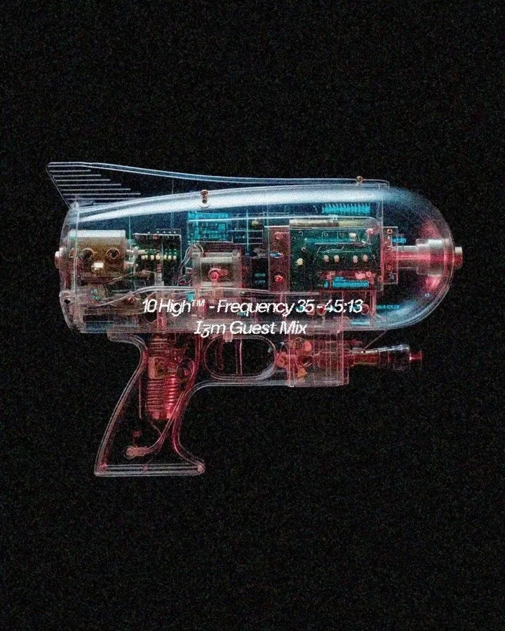 Early drop for your Labor Day enjoyment. 

This is our first guest mix for Frequency and we couldn&rsquo;t be more excited to have DJ Izm @peezarelli . A pioneer in the US jungle scene and long time homie. Way back in the 90s and early 2000s we owned